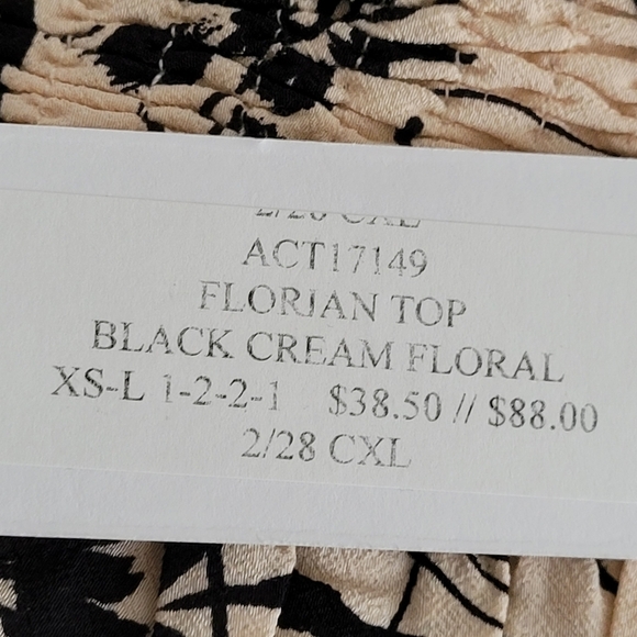 ASTR The Label Florian Square Neck Puff Sleeve Top S - Picture 9 of 9